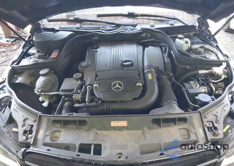 2014 Mercedes-Benz C 250 z USA, uszkodzony, nr VIN WDDGJ4HB9EG282958
